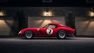 El Ferrari 250 GTO produït el 1962 va establir un nou rècord de subhasta de c...