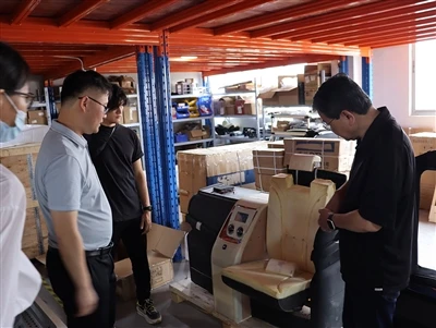 Gran cooperació del concessionari Xiamen Kench i Toyota Alphard